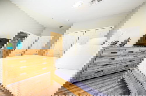 Foto 6 - Epic Universe New Modern Townhome, Near The Parks - 4029