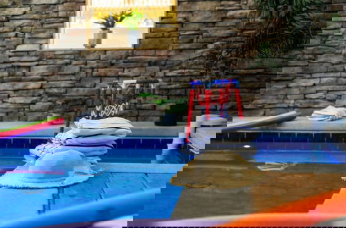 Foto 40 - Luxe Mountain Pool Escape by Ghosal Luxury Lodging
