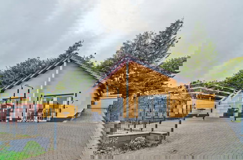Foto 19 - Modern Holiday Home With Terrace