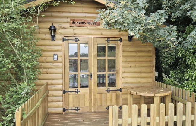 Inviting 1-bed Cabin in Newmarket - Foto 1