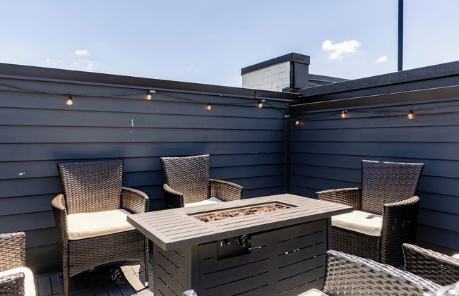 Doralee by Avantstay Rooftopterrace 8 Mins to Broadway Dolly Parton Theme - Photo 36