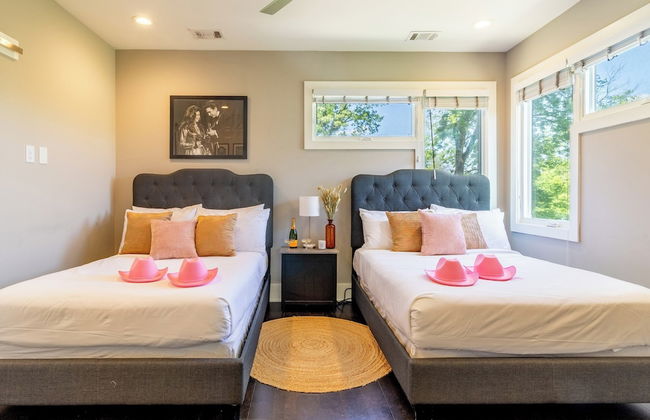 Doralee by Avantstay Rooftopterrace 8 Mins to Broadway Dolly Parton Theme - Photo 4