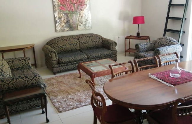Fully Furnished 3 Bedroom House In in Pentagon Park Bloemfontein - Foto 10