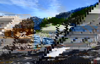 Foto 1 - Sunrise Apartment Seaview