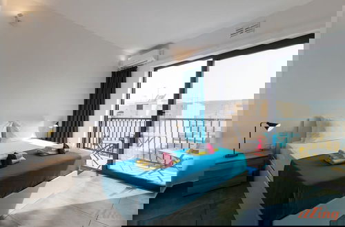 Photo 10 - 2 Bed Apartment w Distant Sea and Country Views