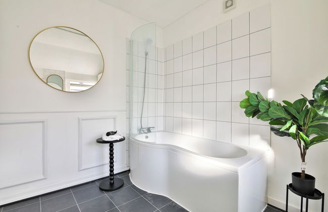 Beautifully Designed 2 Bed Apartment - Foto 23