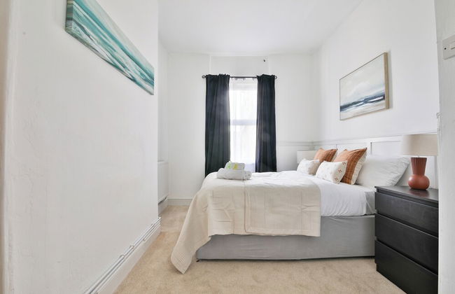 Beautifully Designed 2 Bed Apartment - Foto 6