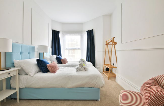 Beautifully Designed 2 Bed Apartment - Foto 4