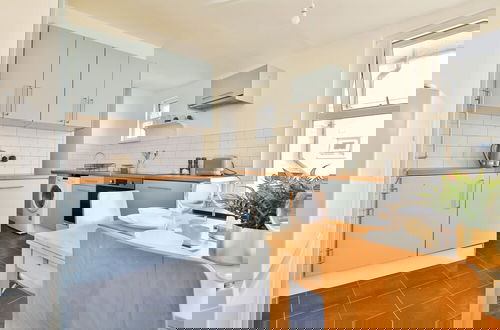 Foto 15 - Beautifully Designed 2 Bed Apartment