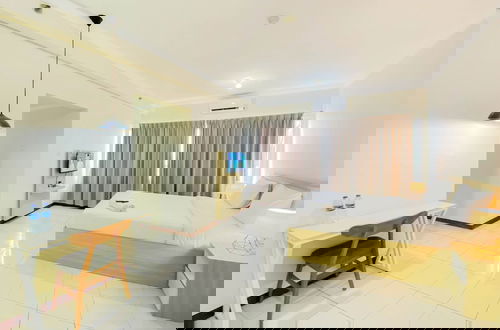 Foto 3 - Modern Studio (No Kitchen) Grand Palace Kemayoran Apartment (Free Ipl & Utilities)