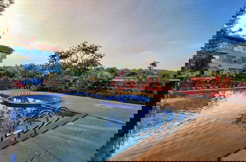Photo 28 - Strawberry Land Resort