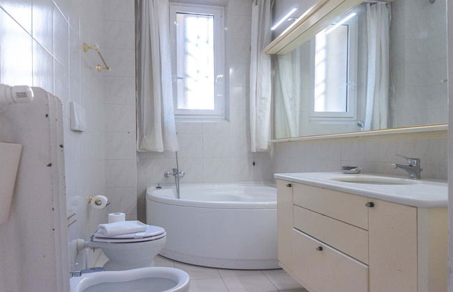 Villa Borghese Large Apartment - Photo 30