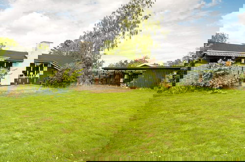 Foto 14 - 4 Person Holiday Home in Frorup