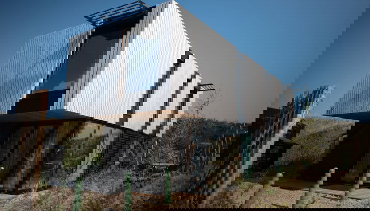 Foto 1 - Modern, Trendy Nature Theme Lodge, Near the Sea