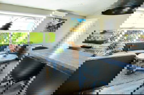 Foto 5 - Cozy Chalet With Dishwasher in Noordwijk, Near the Sea