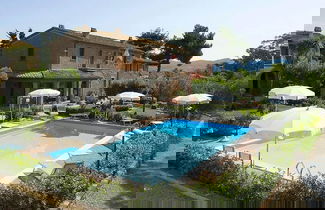 Foto 1 - Tasteful Apartment With Shared Pool