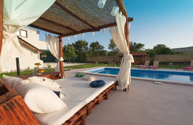 Villa Solis - Luxury With Pool - H - Photo 21
