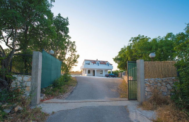 Villa Solis - Luxury With Pool - H - Photo 27