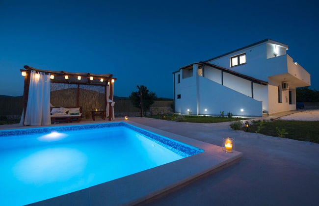 Villa Solis - Luxury With Pool - H - Photo 23