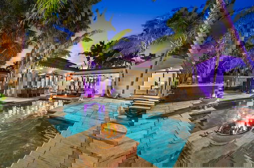 Foto 1 - Aqua Haven- Stylish Getaway With Pool and Jacuzzi