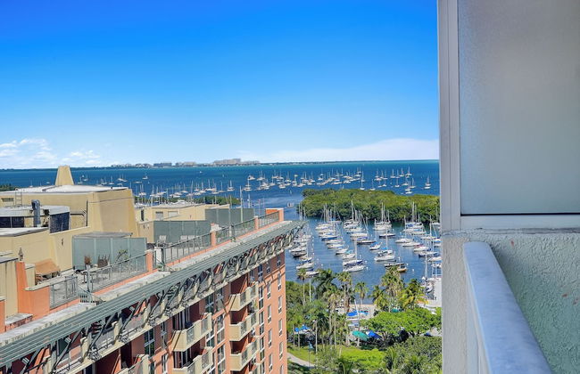 Stunning 12th Floor Studio in the Grove - Photo 21