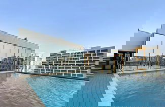 Foto 1 - WelHome - Charming Apt With City Lights in Sobha Waves