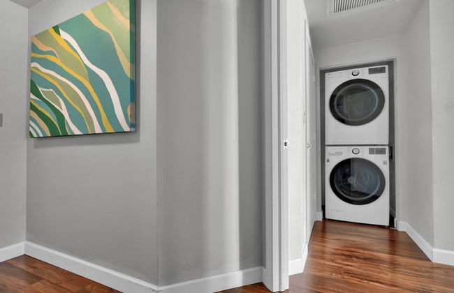 Spectacular Bay View 1bd 2baths in Grove - Photo 22