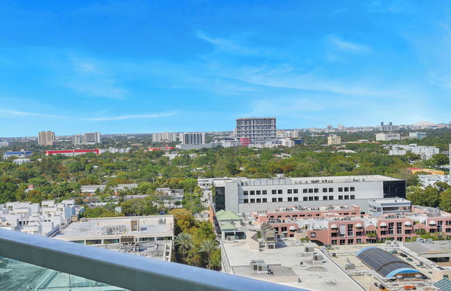Spectacular Bay View 1bd 2baths in Grove - Photo 20