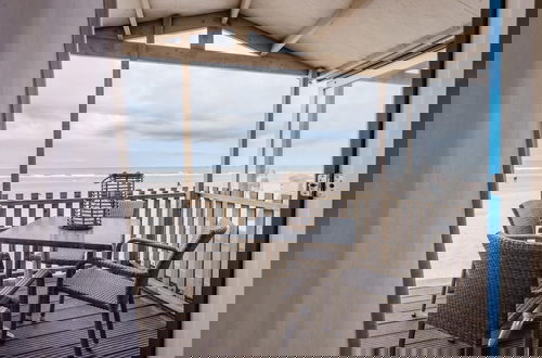 Photo 7 - Beach House in Wijk aan Zee With Sea Views
