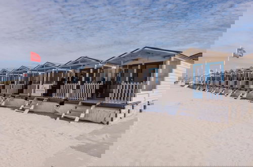 Foto 14 - Nice Beach House With Direct sea View, on the North Sea Beach of Wijk aan Zee