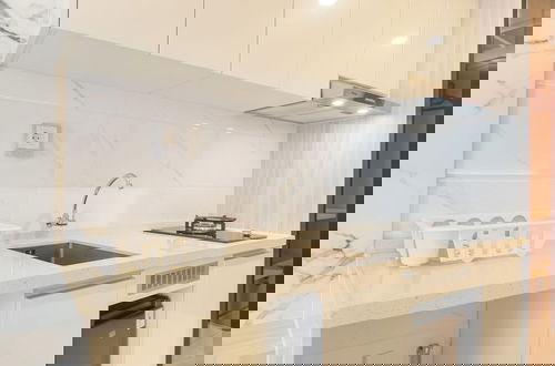 Foto 8 - Good And Modern Studio At Sky House Alam Sutera Apartment