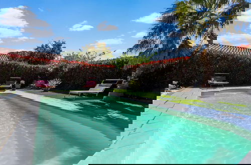 Foto 25 - Beautiful Holiday Home With Swimming Pool