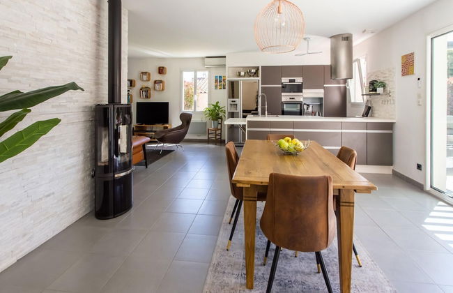 Beautiful Holiday Home With Swimming Pool - Foto 27