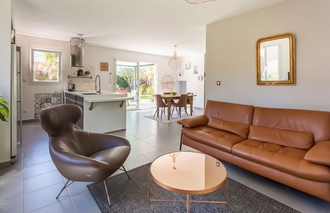 Beautiful Holiday Home With Swimming Pool - Foto 16