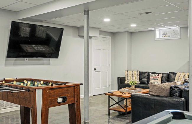 Laker's Pointe by Avantstay Lakefront Private Peninsula Hot Tub, Game Room - Photo 21
