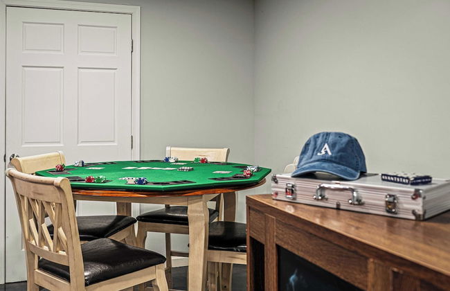 Laker's Pointe by Avantstay Lakefront Private Peninsula Hot Tub, Game Room - Photo 28