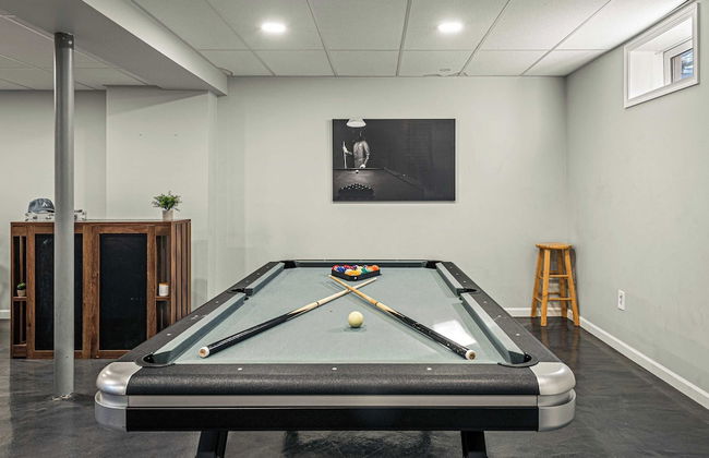 Laker's Pointe by Avantstay Lakefront Private Peninsula Hot Tub, Game Room - Photo 25