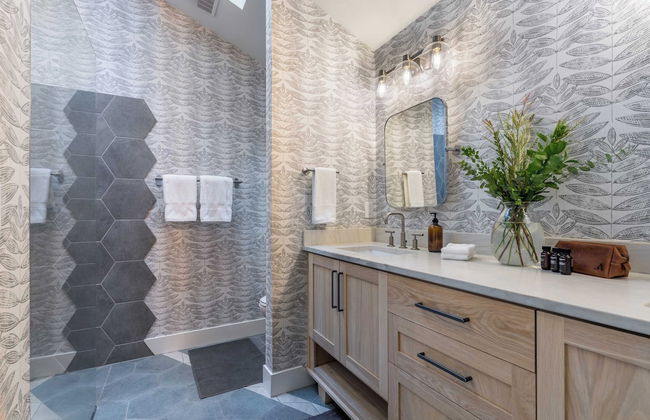 The Gem Estate by Avantstay Modern Farmhouse w/ Lavender Fields + Hot Tub - Foto 11