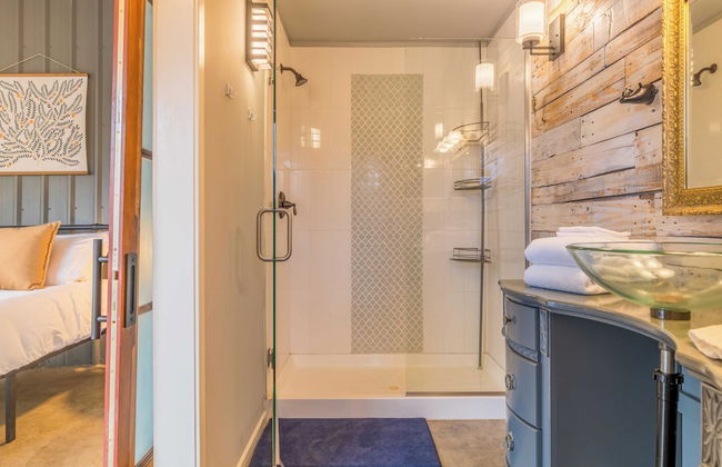 The Gem Estate by Avantstay Modern Farmhouse w/ Lavender Fields + Hot Tub - Foto 2