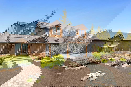 Photo 22 - The Gem Estate by Avantstay Modern Farmhouse w/ Lavender Fields + Hot Tub
