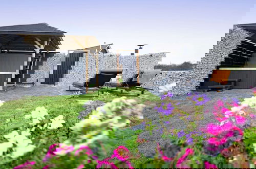 Foto 25 - Nice 6-person House With Wellness Garden