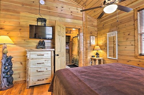 Photo 3 - Rustic Pigeon Forge Cabin w/ Hot Tub: Near Town