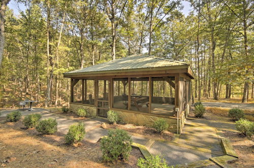 Photo 3 - Couples Cabin - 5 Mi to DT Berkeley Springs