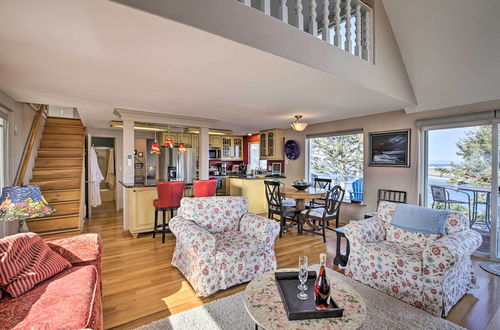 Photo 16 - Waldport Beach House w/ Loft, Grill & Ocean Views