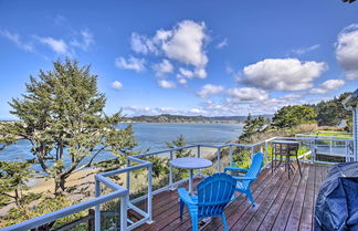 Foto 1 - Waldport Beach House w/ Loft, Grill & Ocean Views