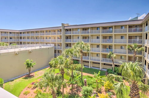 Photo 7 - Hilton Head Resort Condo: Walk to the Beach