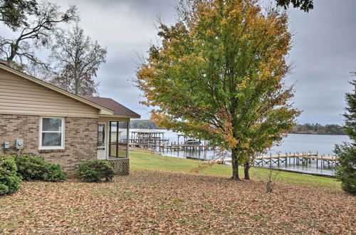 Foto 25 - Lakefront House w/ Boat Ramp, Dock & Sunset Views