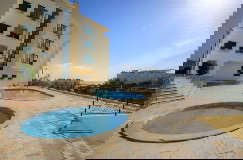 Photo 51 - Atlantic Ocean Pool Apartment