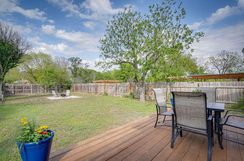 Foto 4 - Kerrville Vacation Rental Across From River Trail