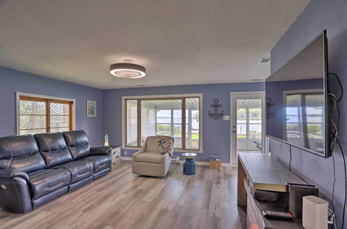 Photo 2 - Lake Erie Waterfront Home w/ Sunroom & Yard